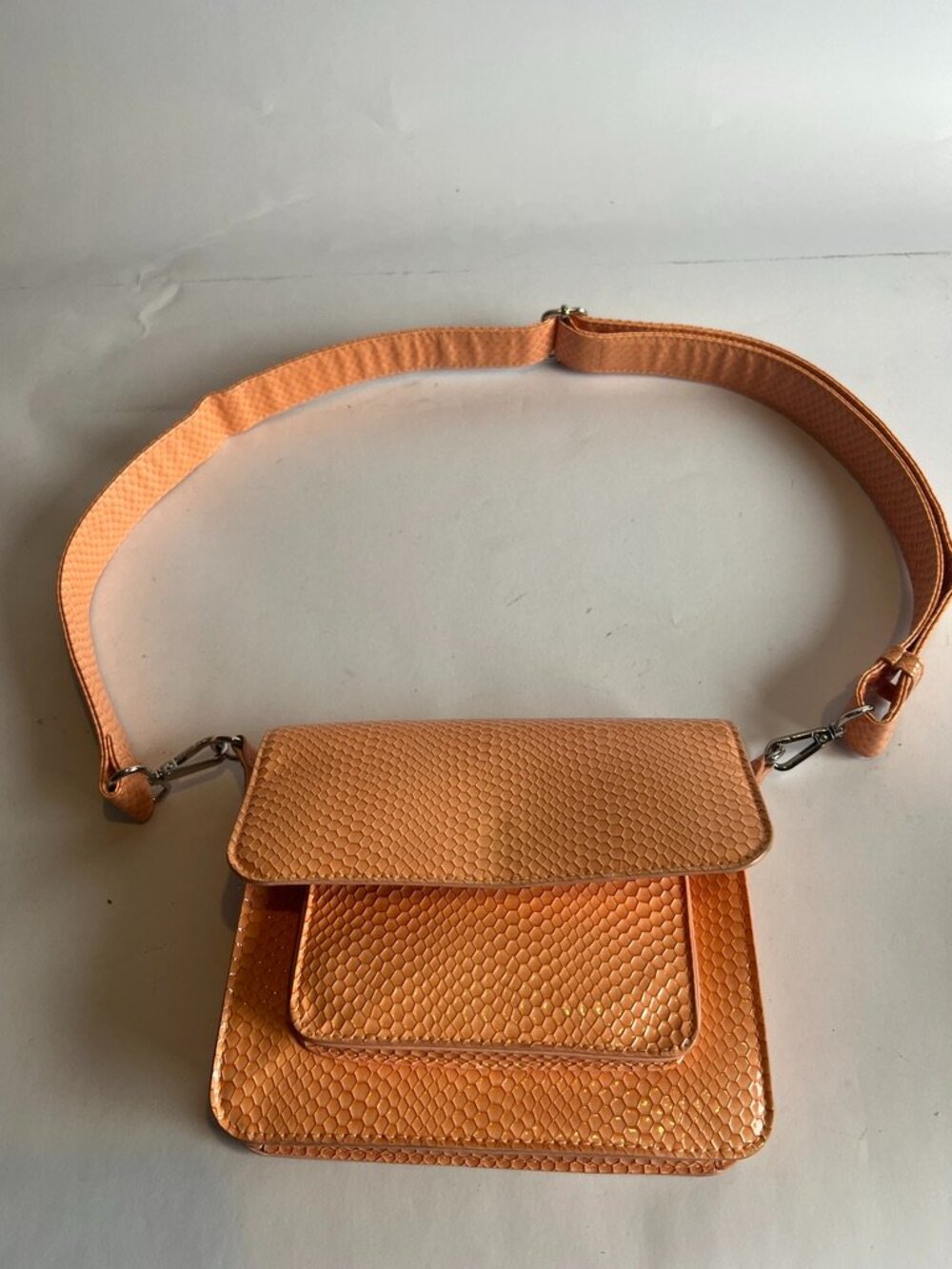 Title: HVISK Textured Crossbody Shoulder Bag Peach Coral Scandinavian Style
